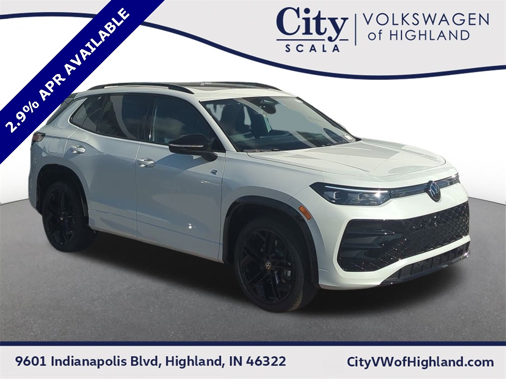 2025 Volkswagen Tiguan SE R-LINE BLACK's photo