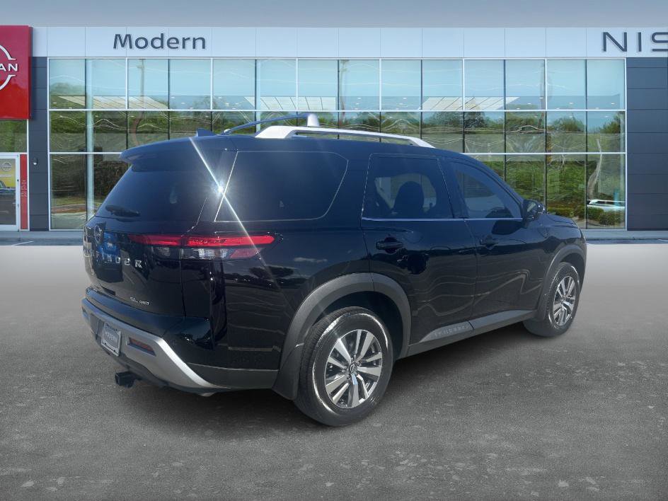 2023 Nissan Pathfinder SL photo 5