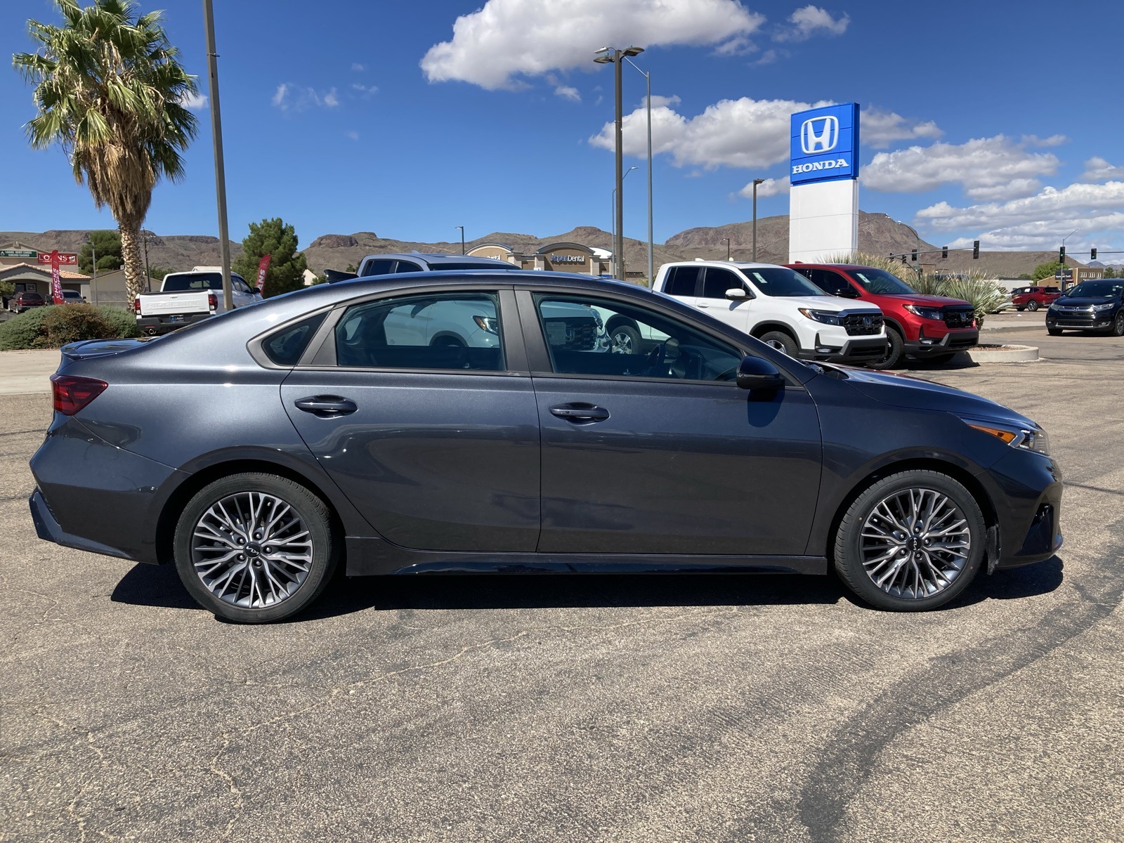 2024 Kia Forte GT-Line photo 4