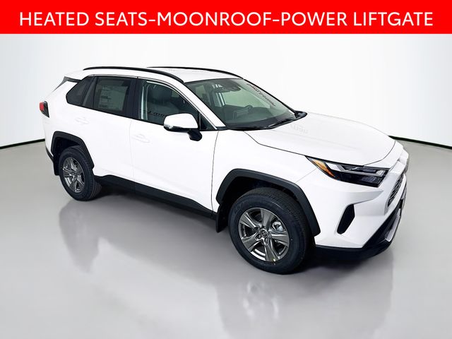 2025 Toyota RAV4 XLE's photo