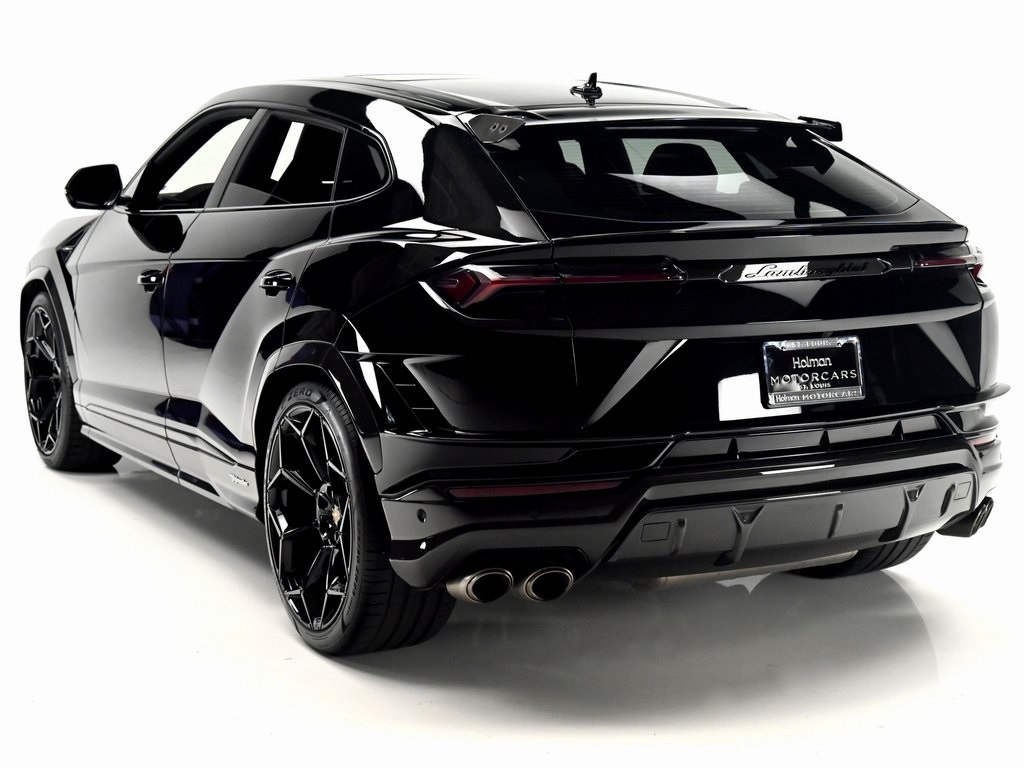 2023 Lamborghini Urus Performante photo 4