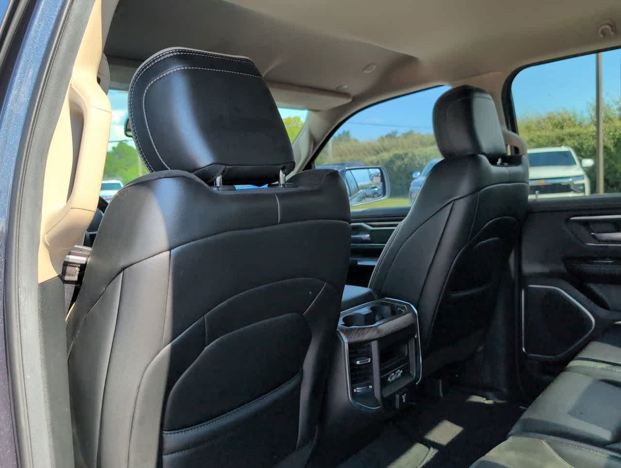 2019 Ram 1500 Laramie photo 8