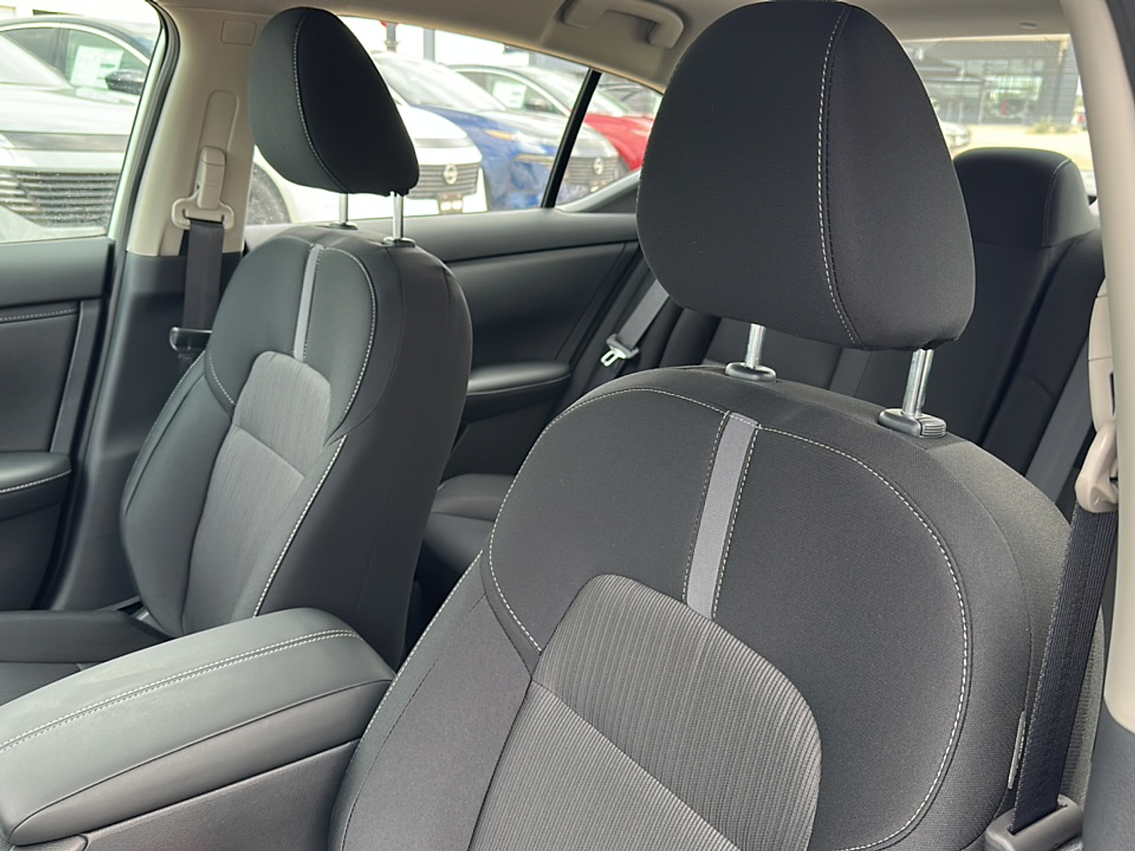 2025 Nissan Sentra SV photo 3