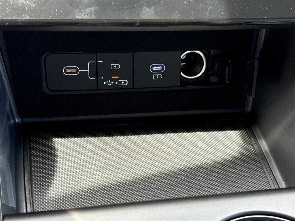 2025 Hyundai Sonata SE photo 24