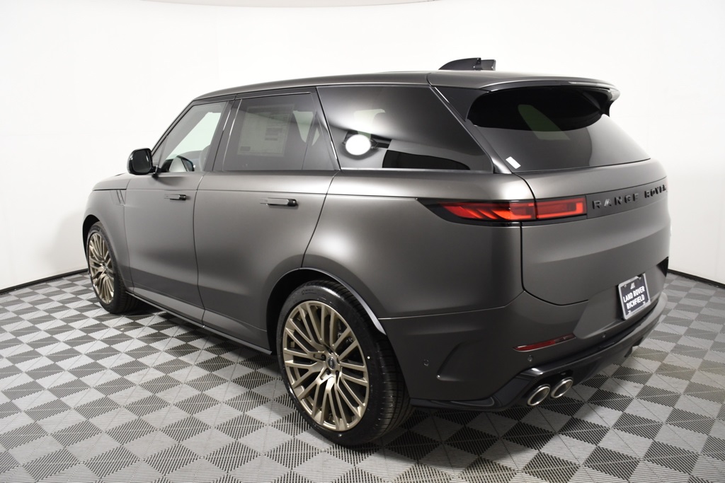 2025 Land Rover Range Rover Sport photo 3