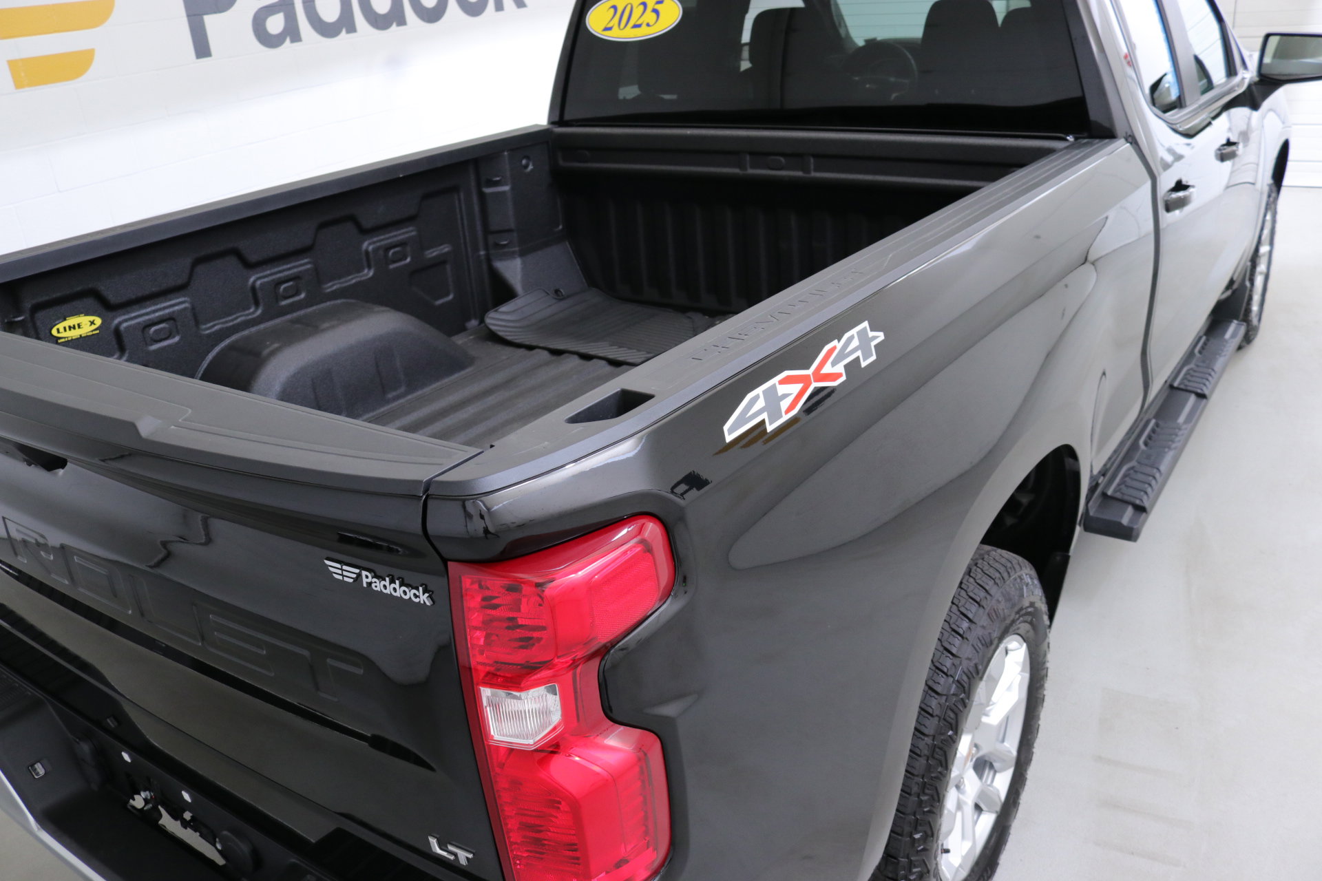 2025 Chevrolet Silverado 1500 LT photo 9