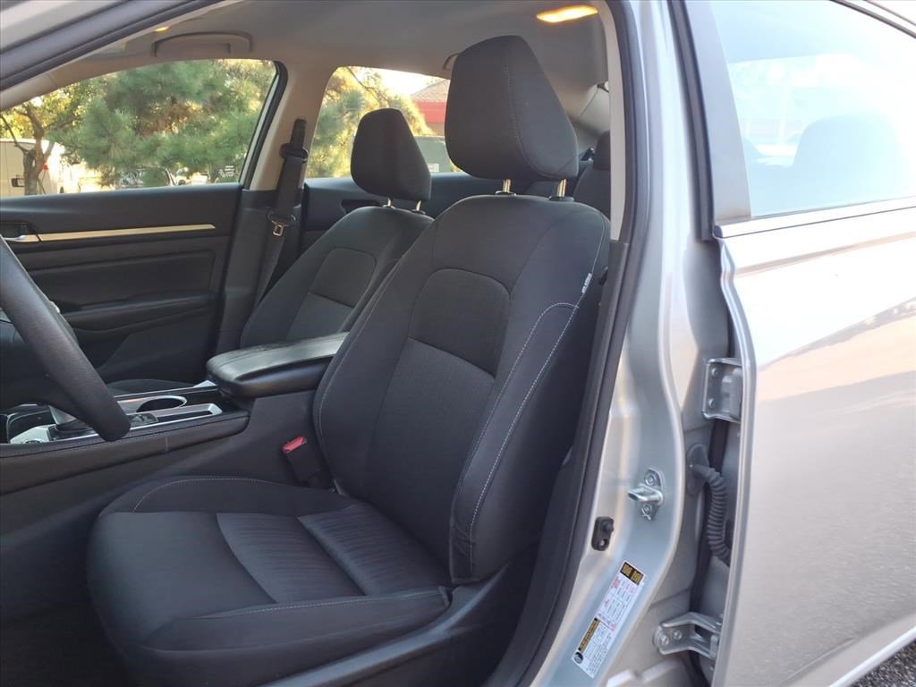 2023 Nissan Altima 2.5 SV photo 16
