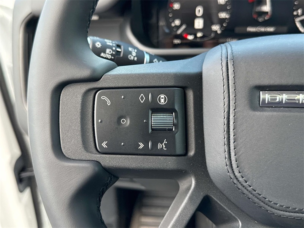 2025 Land Rover Defender 130 Outbound photo 8