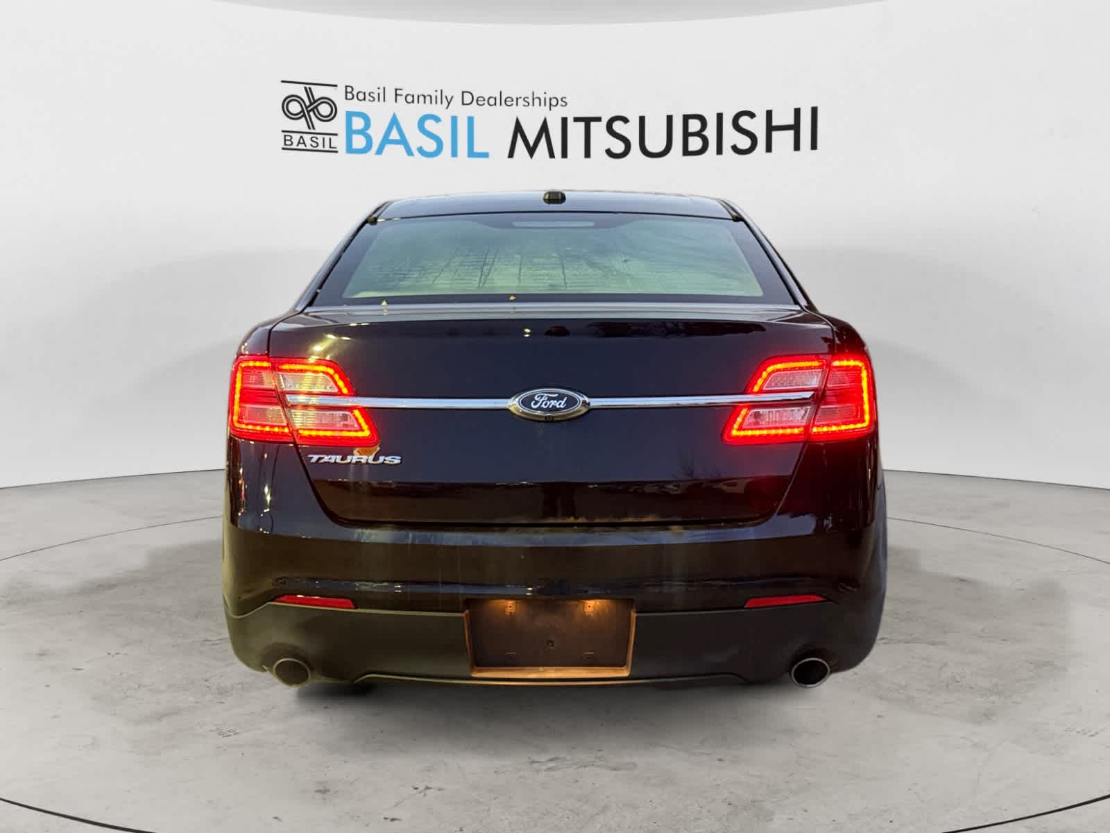 2016 Ford Taurus SE photo 4