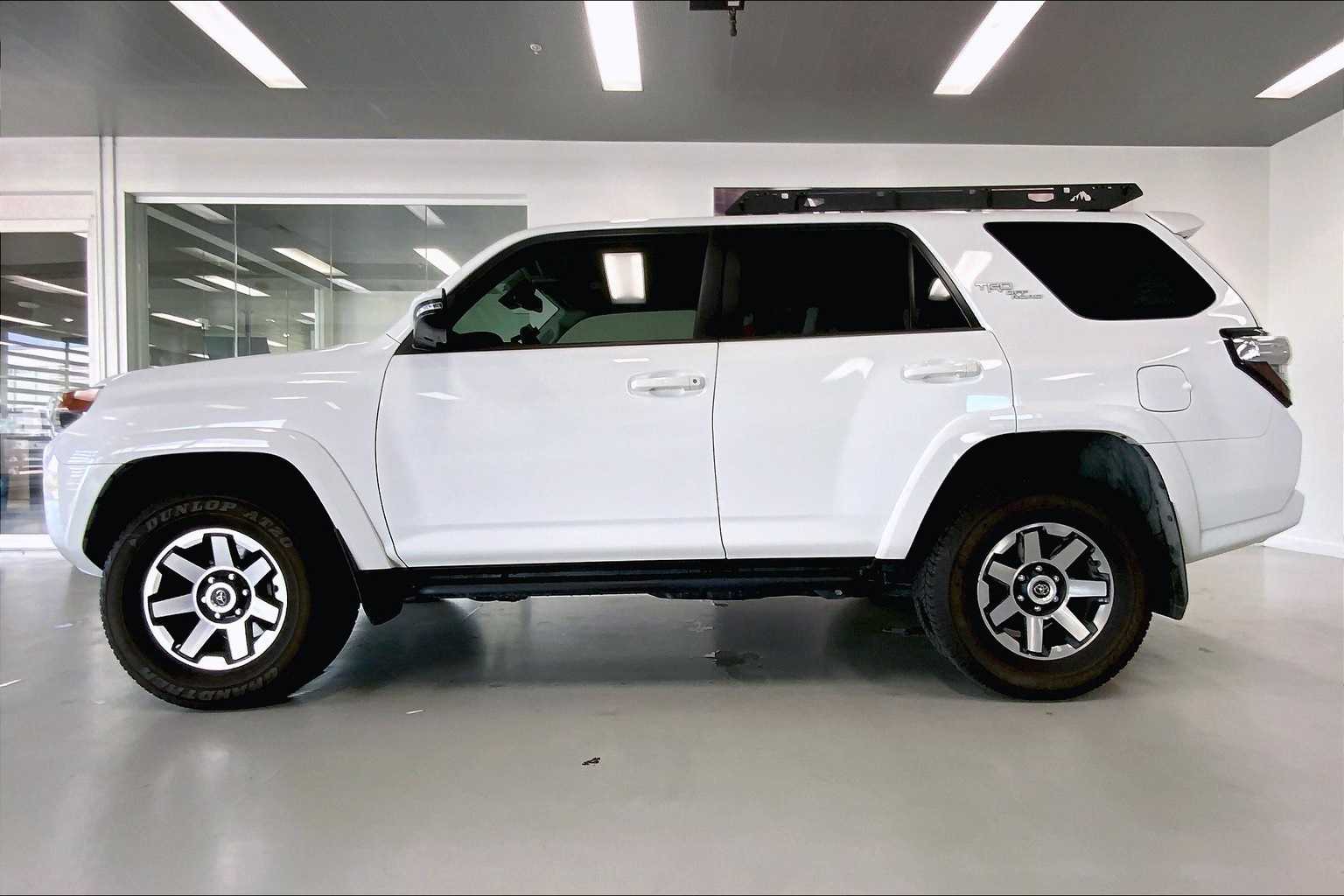 2023 Toyota 4Runner TRD Off-Road Premium photo 3