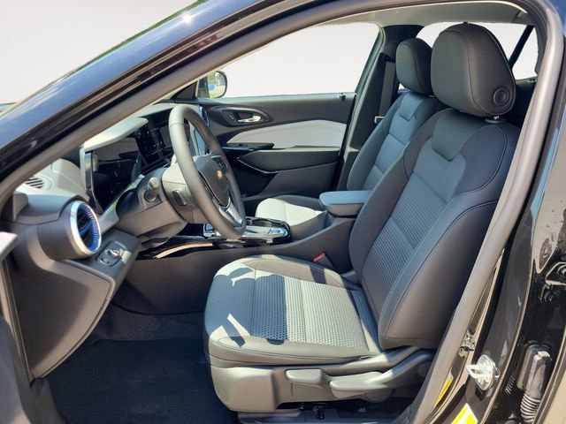 2025 Chevrolet Trax LT photo 10