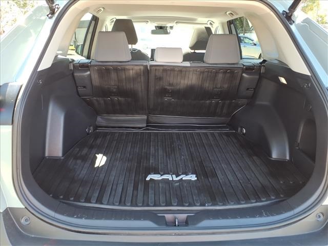 2022 Toyota RAV4 XLE photo 15