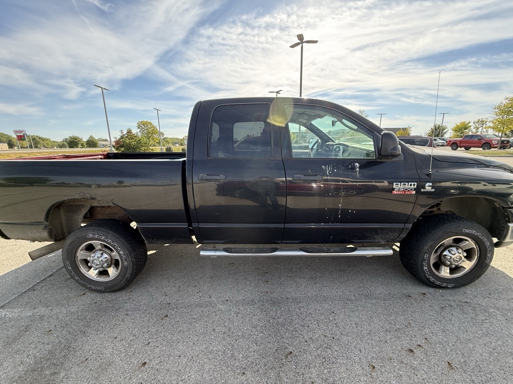 2009 Dodge Ram SLT photo 11