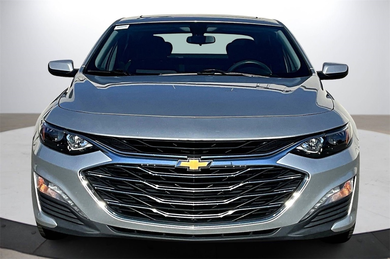 2021 Chevrolet Malibu 1LT photo 2