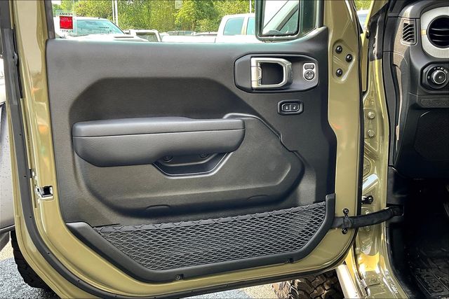 2025 Jeep Wrangler Willys photo 20