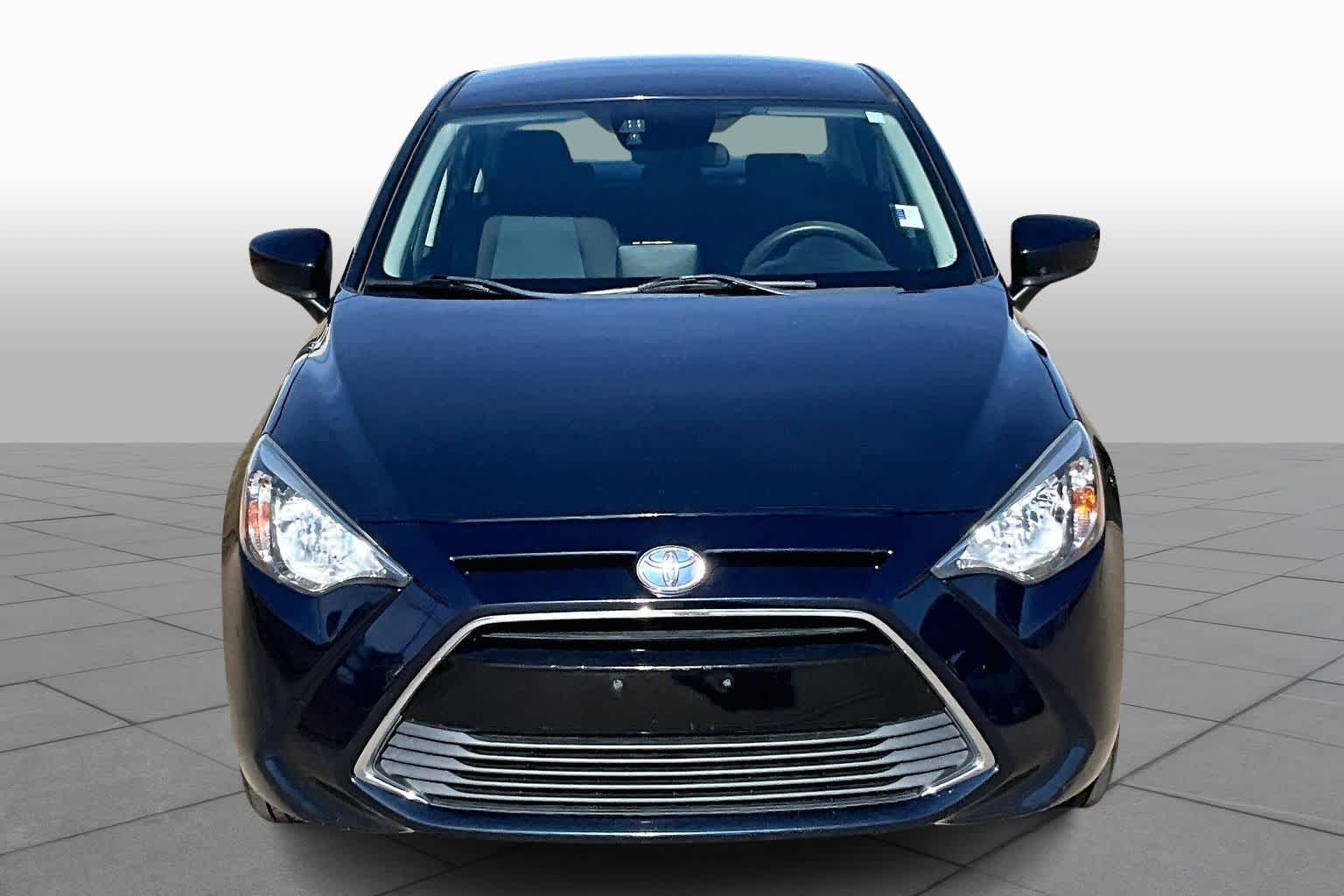 2018 Toyota Yaris iA photo 2