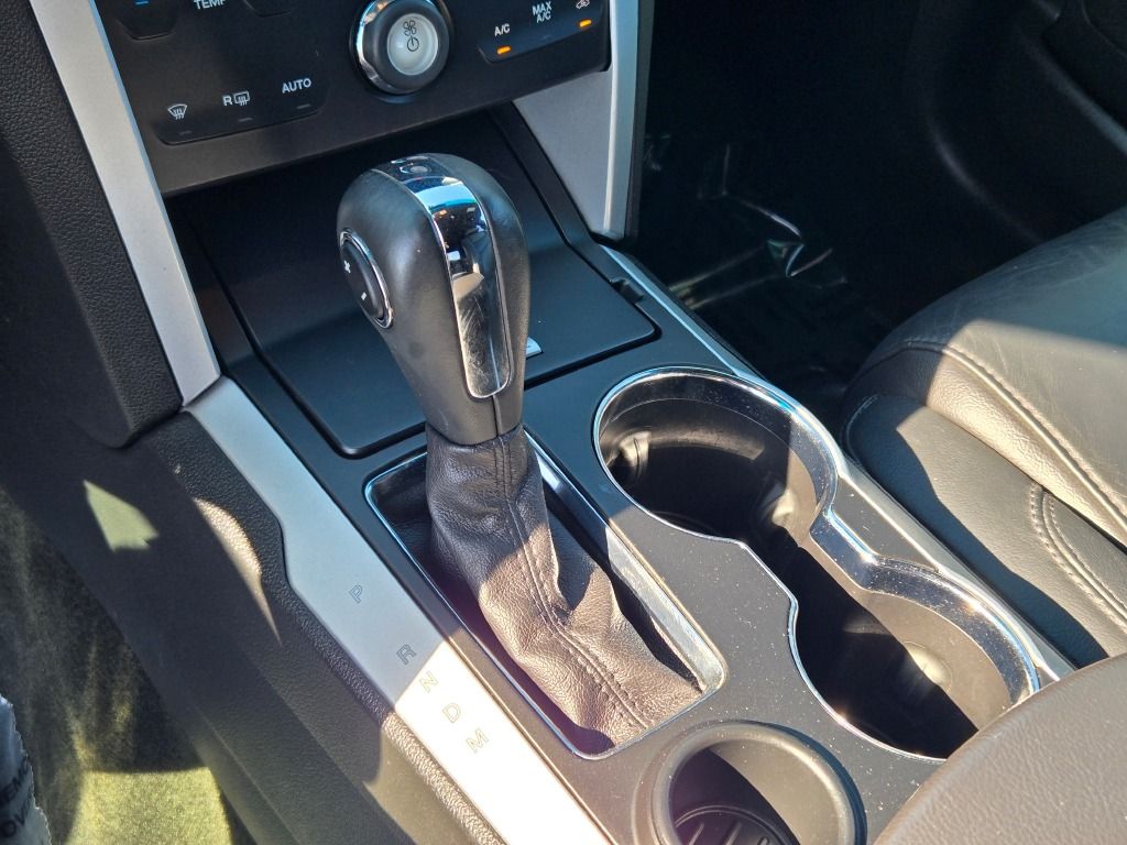 2015 Ford Explorer XLT photo 28