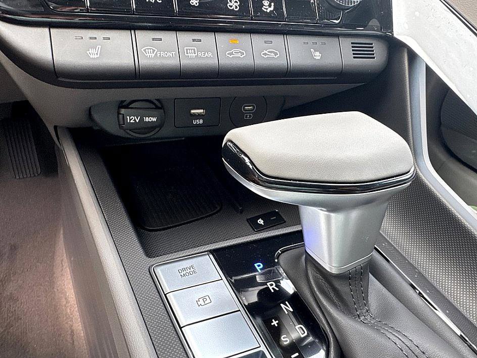 2025 Hyundai Elantra SEL Convenience photo 10
