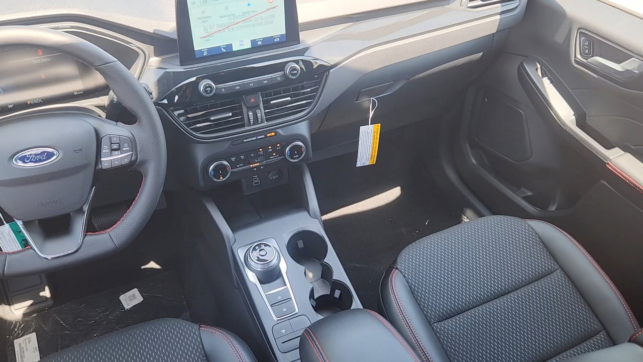 2025 Ford Escape ST-Line photo 8