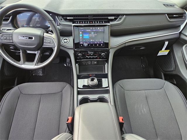 2025 Jeep Grand Cherokee Laredo X photo 6