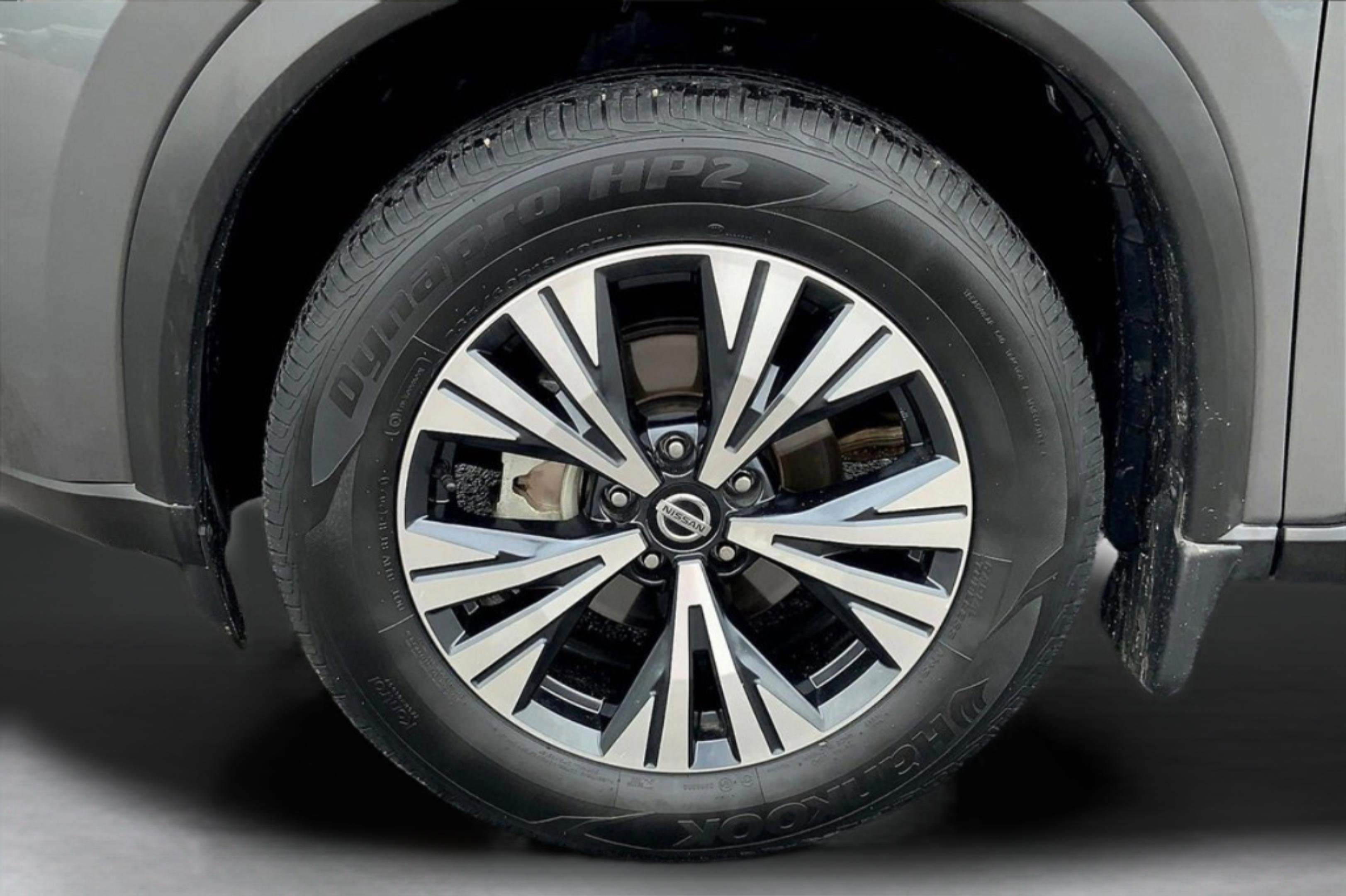 2021 Nissan Rogue SV photo 10