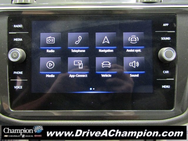 2022 Volkswagen Tiguan SE photo 4