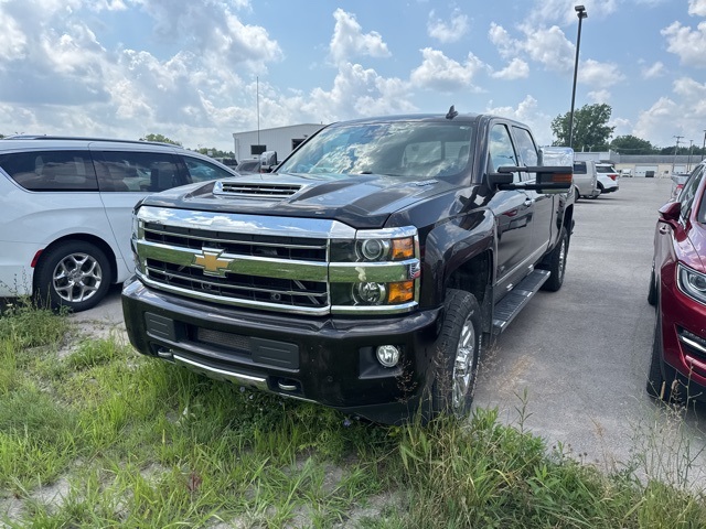 2018 Chevrolet Silverado 3500HD High Country photo 3