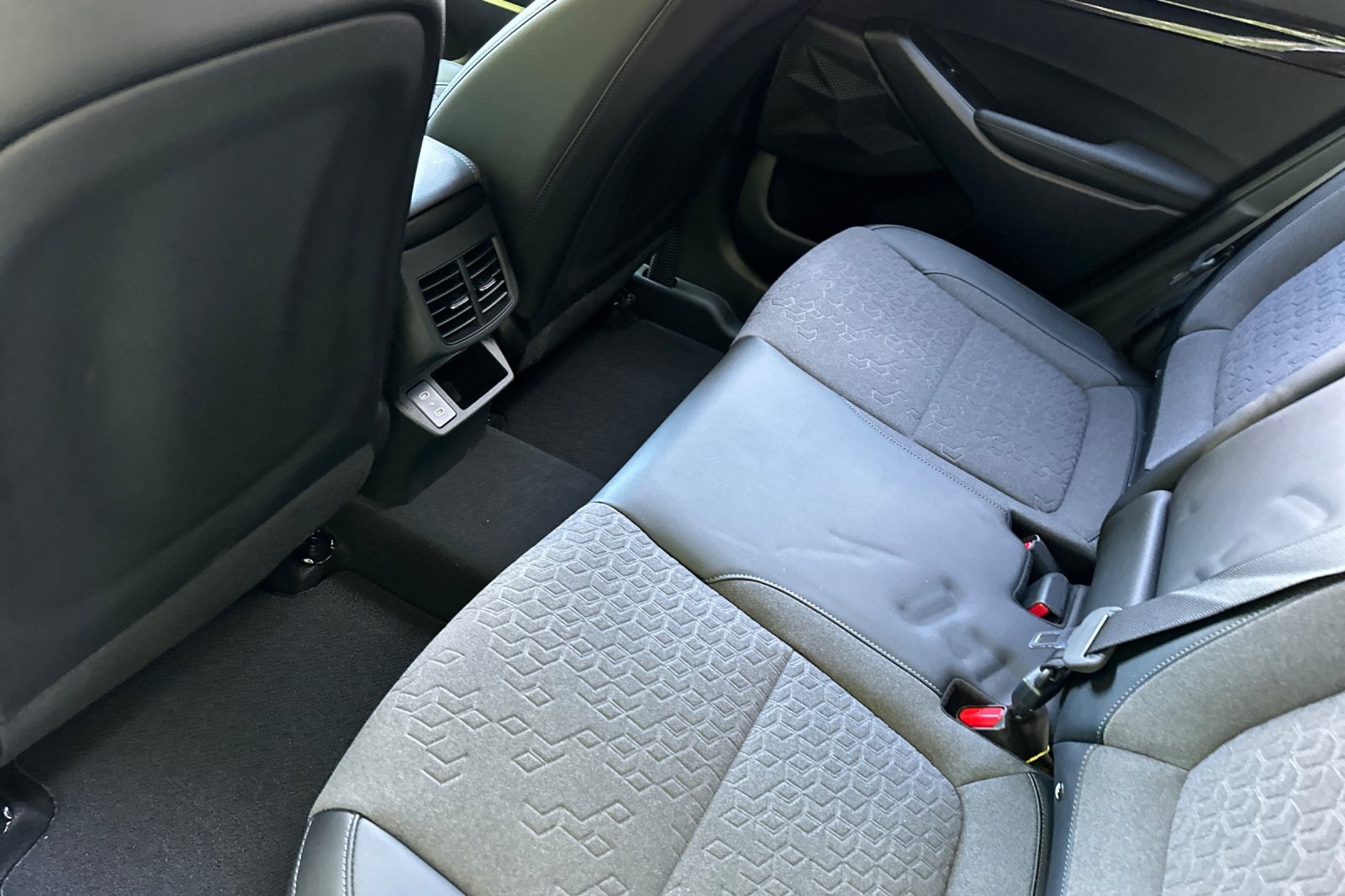 2025 Kia Seltos S X-Line photo 8