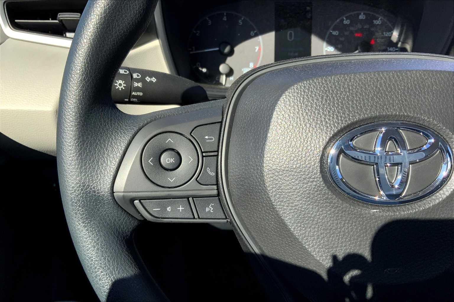 2025 Toyota Corolla LE photo 20