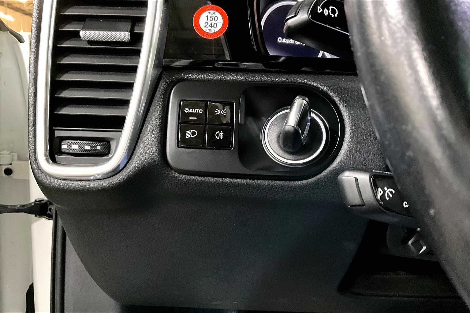2020 Porsche Cayenne photo 30