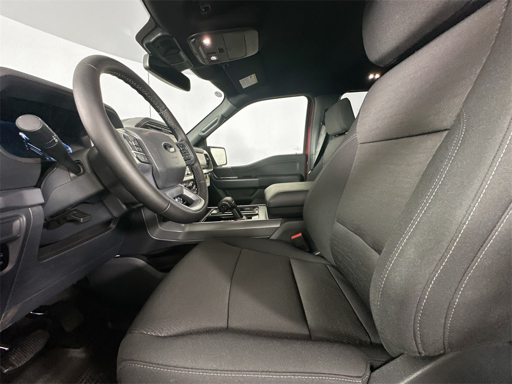 2025 Ford F-150 XLT photo 11