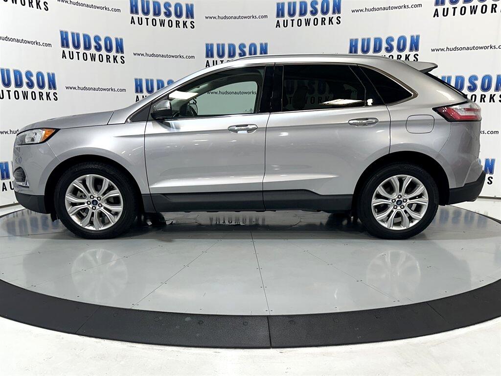 2020 Ford Edge Titanium photo 3
