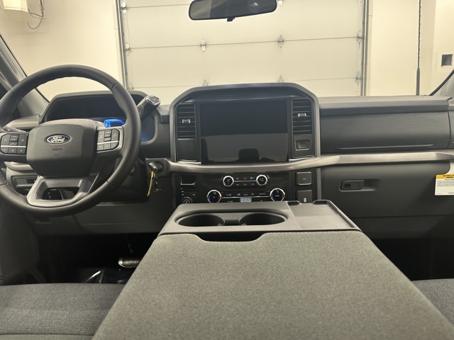 2025 Ford F-150 XLT photo 12