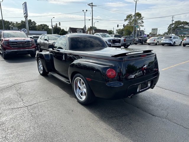 2004 Chevrolet SSR Base photo 4