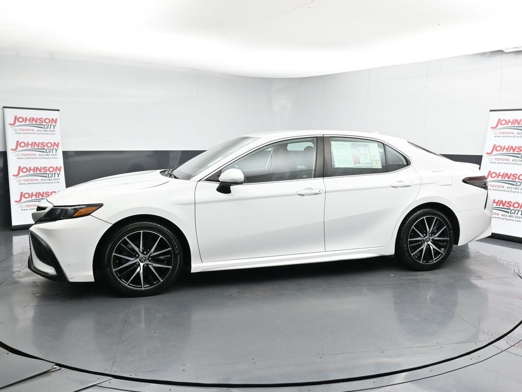 2021 Toyota Camry SE photo 4