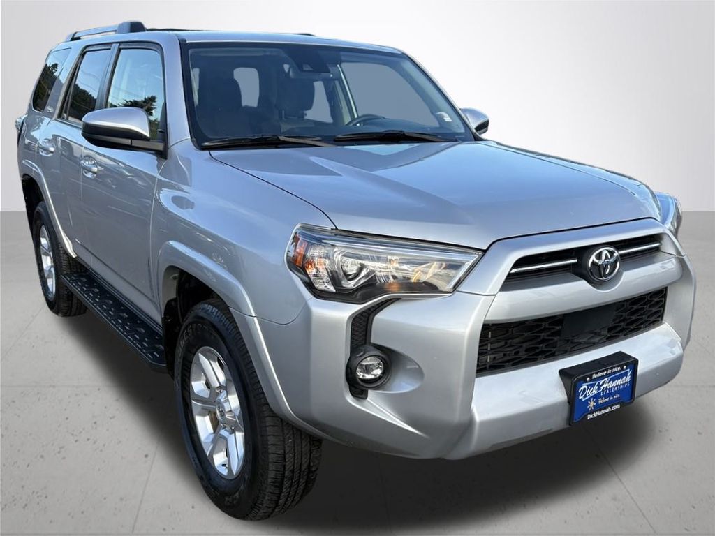 2021 Toyota 4Runner SR5 photo 4