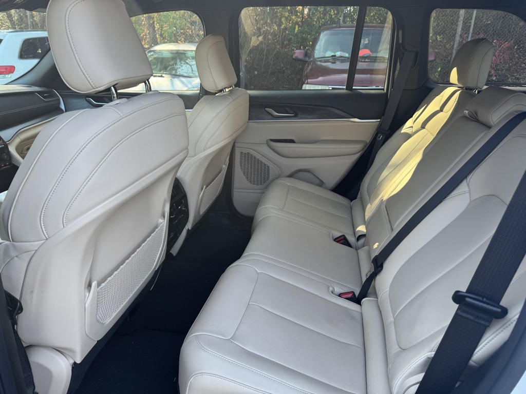 2023 Jeep Grand Cherokee Limited photo 3