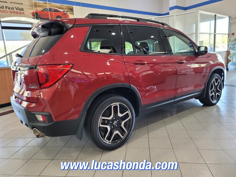 2023 Honda Passport Elite photo 2