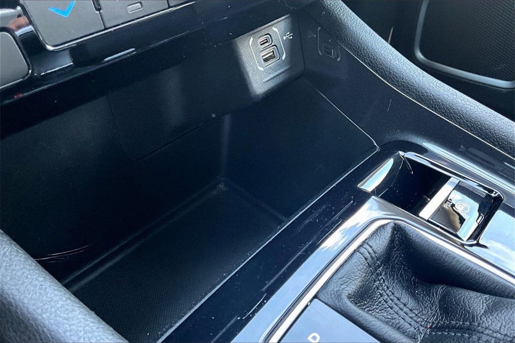 2022 Jeep Compass Latitude Lux photo 32
