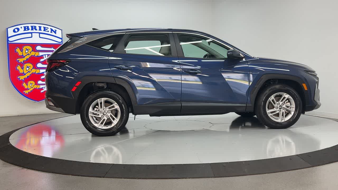 2025 Hyundai Tucson SE photo 4