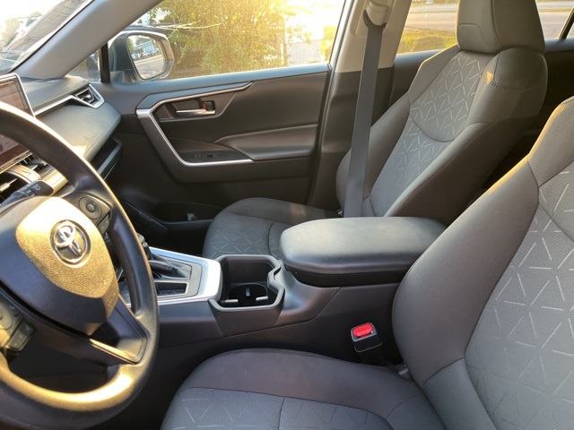 2024 Toyota RAV4 XLE photo 7