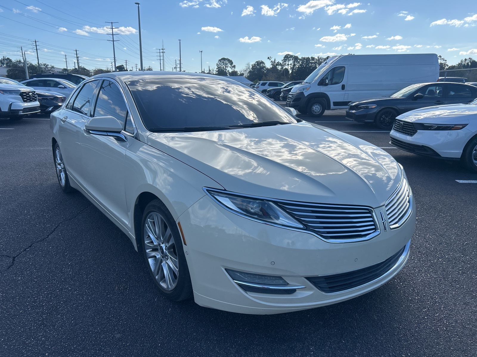 2014 Lincoln MKZ Base's photo