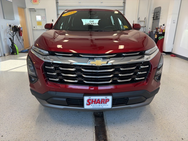 2025 Chevrolet Equinox LT photo 4