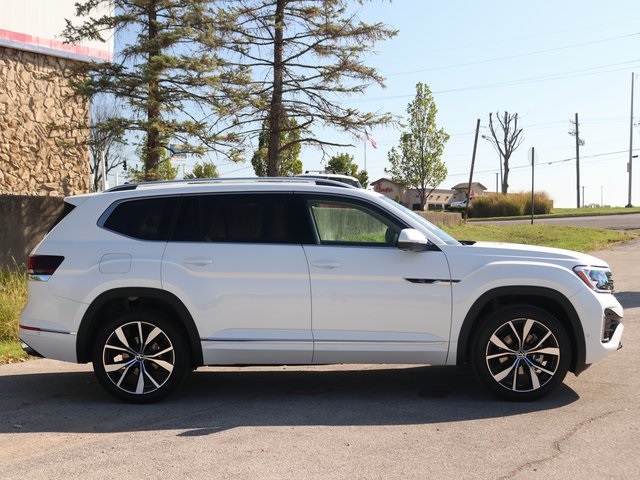 2026 Volkswagen Atlas SEL Premium R-Line photo 4