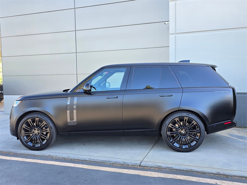 2025 Land Rover Range Rover Autobiography photo 4