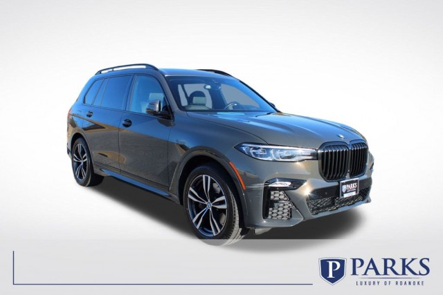 2022 BMW X7 40i's photo
