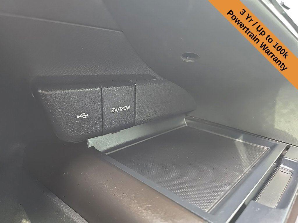 2022 Toyota Camry SE photo 17