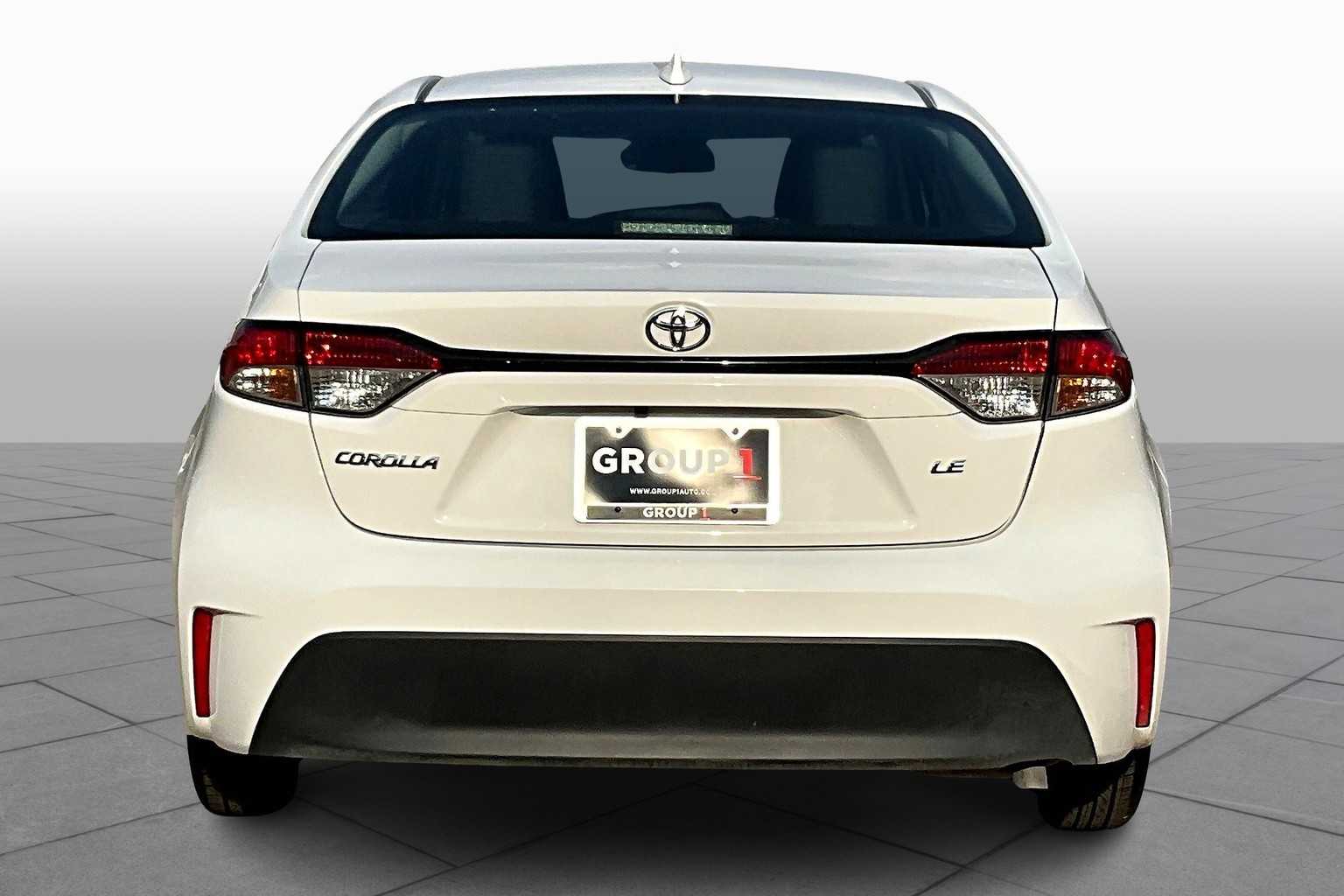 2024 Toyota Corolla LE photo 3