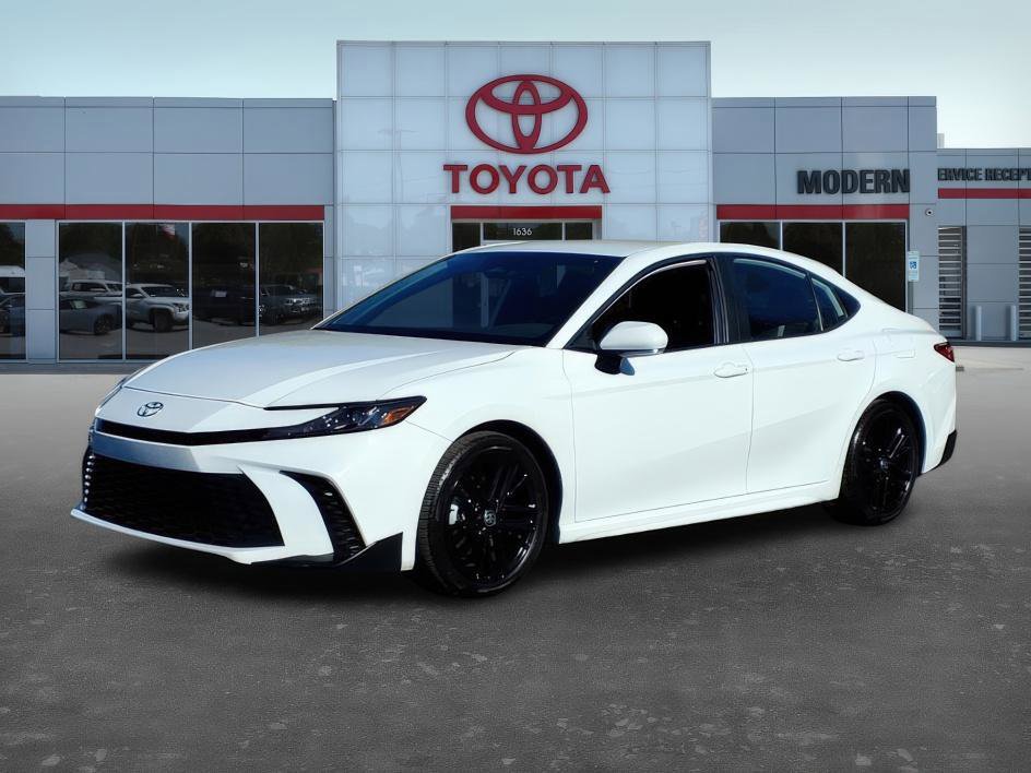 2025 Toyota Camry SE's photo