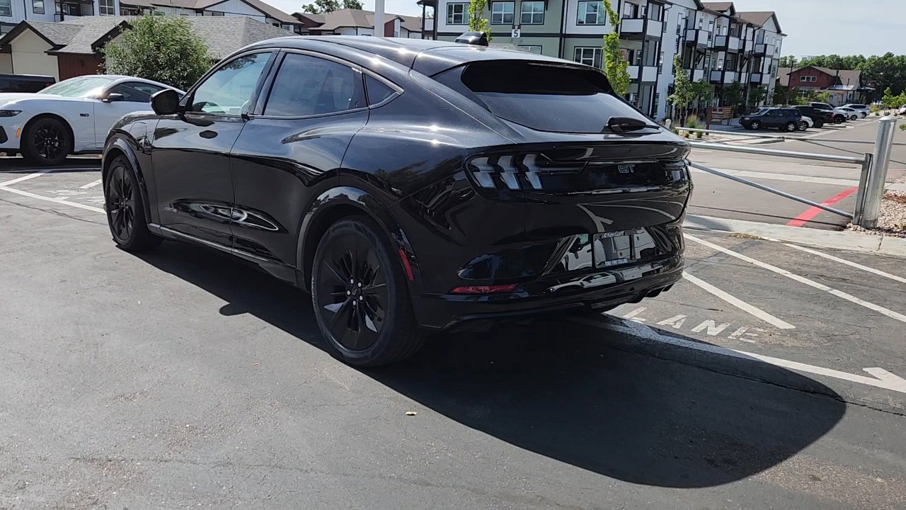 2025 Ford Mustang Mach-E GT photo 4